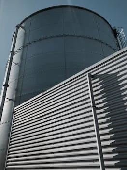 昌都市贡觉县污水治理方案 - 设备选型决策框架