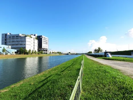 半导体废水处理案例 - 主流半导体废水处理工艺参数对比