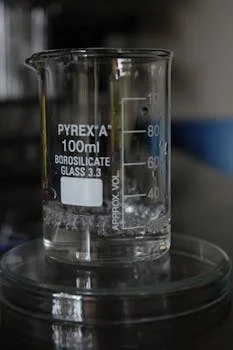晶圆厂含氟废水处理 - 含氟污泥资源化：氟化钙回收的经济价值与工艺路线