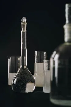 芯片厂有机废水处理 - 高级氧化AOP：无选择性降解与零二次污染